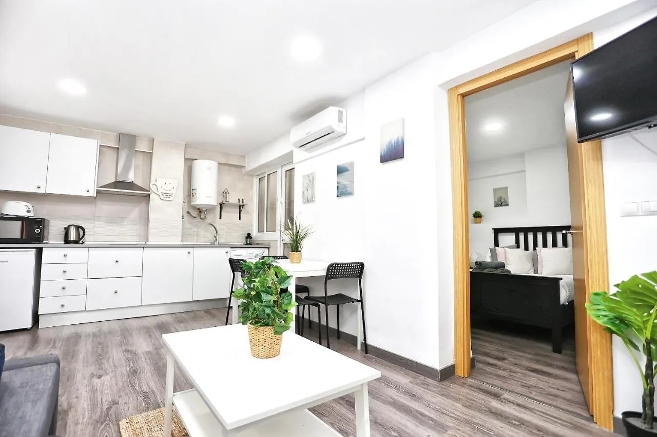 Holidays2Malaga Goya - Zona Huelin & 500 Mts De La Playa Appartamento 0*,