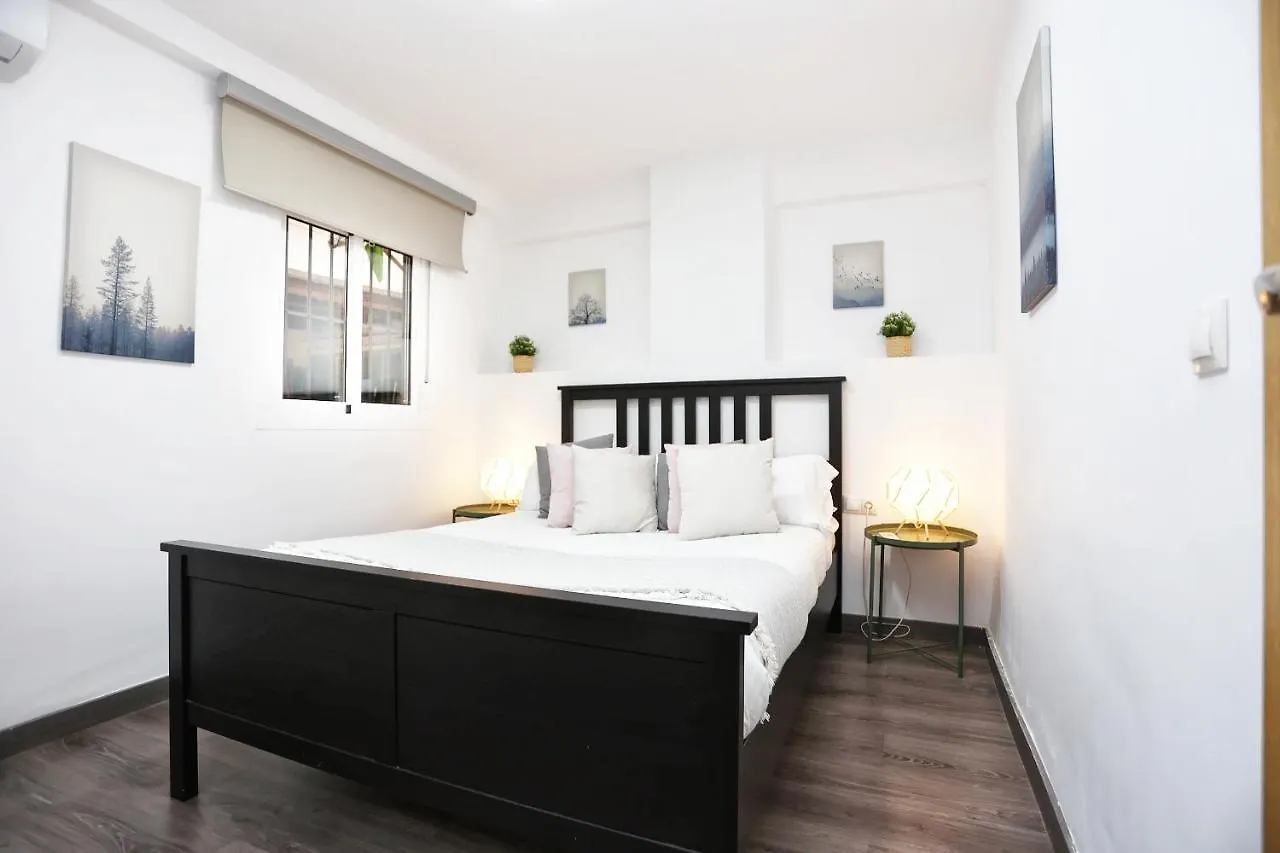 Holidays2Malaga Goya - Zona Huelin & 500 Mts De La Playa Apartment