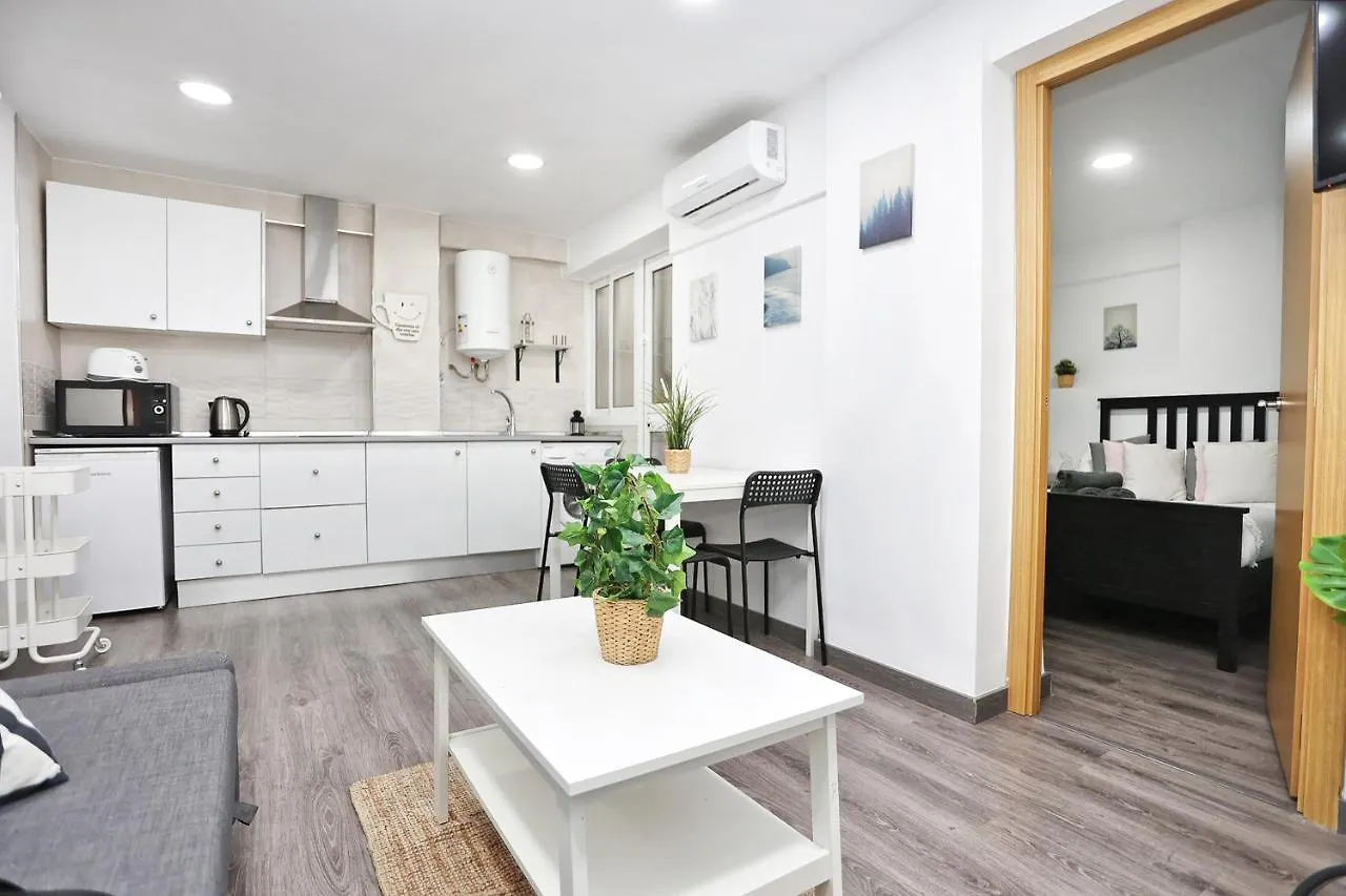 Holidays2Malaga Goya - Zona Huelin & 500 Mts De La Playa Apartment Spain
