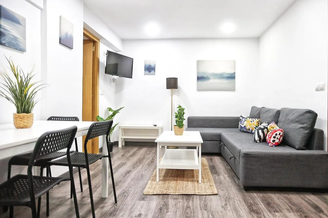 Holidays2Malaga Goya - Zona Huelin & 500 Mts De La Playa Apartment