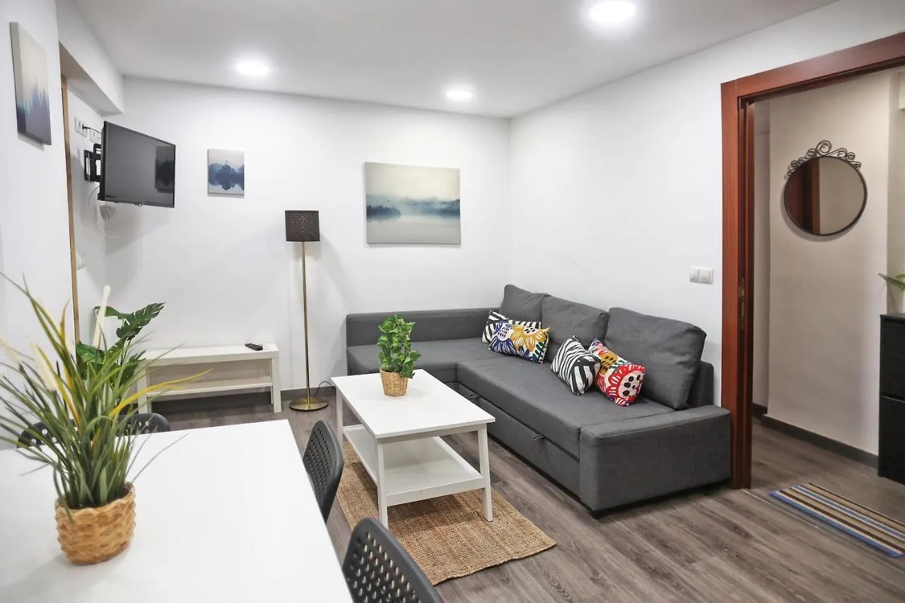 Holidays2Malaga Goya - Zona Huelin & 500 Mts De La Playa Apartment