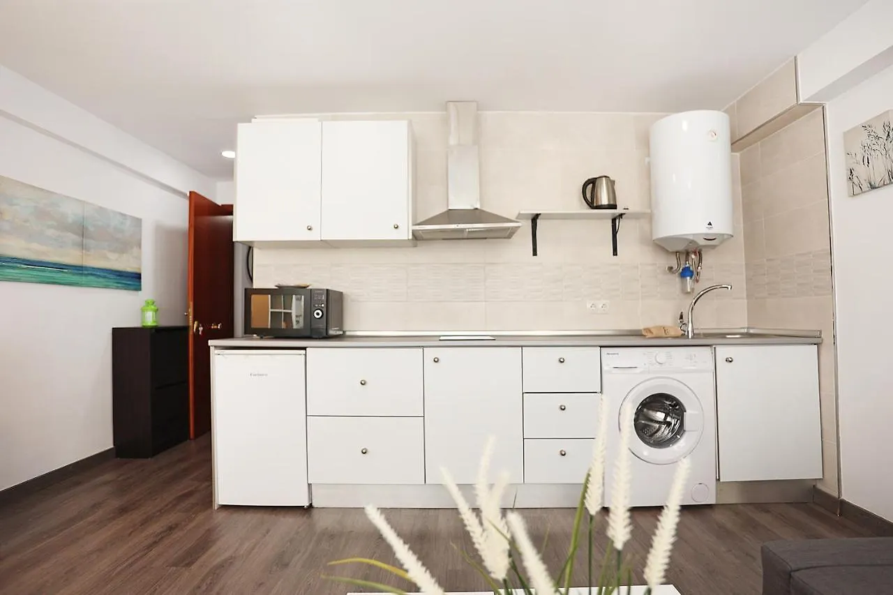 Holidays2Malaga Goya - Zona Huelin & 500 Mts De La Playa Apartment